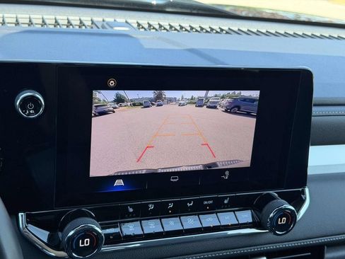 Used 2023 Chevrolet Colorado LT w/ LT Convenience Package II AWD/4WD image 4