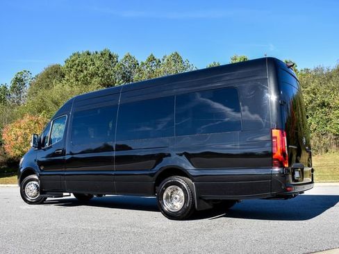 Used 2024 Mercedes-Benz Sprinter 3500 image 7
