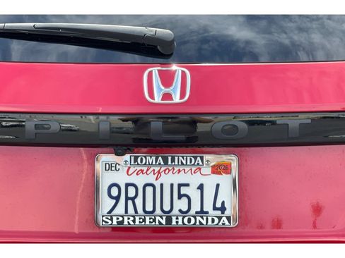 Used 2025 Honda Pilot Sport image 17