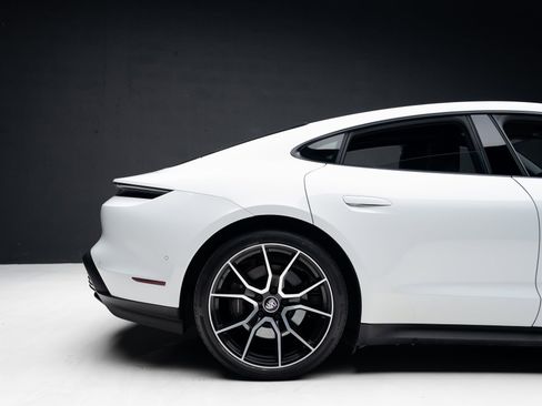 Used 2023 Porsche Taycan w/ Premium Package image 33