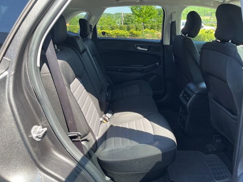 Used 2019 Ford Edge SE FWD image 20