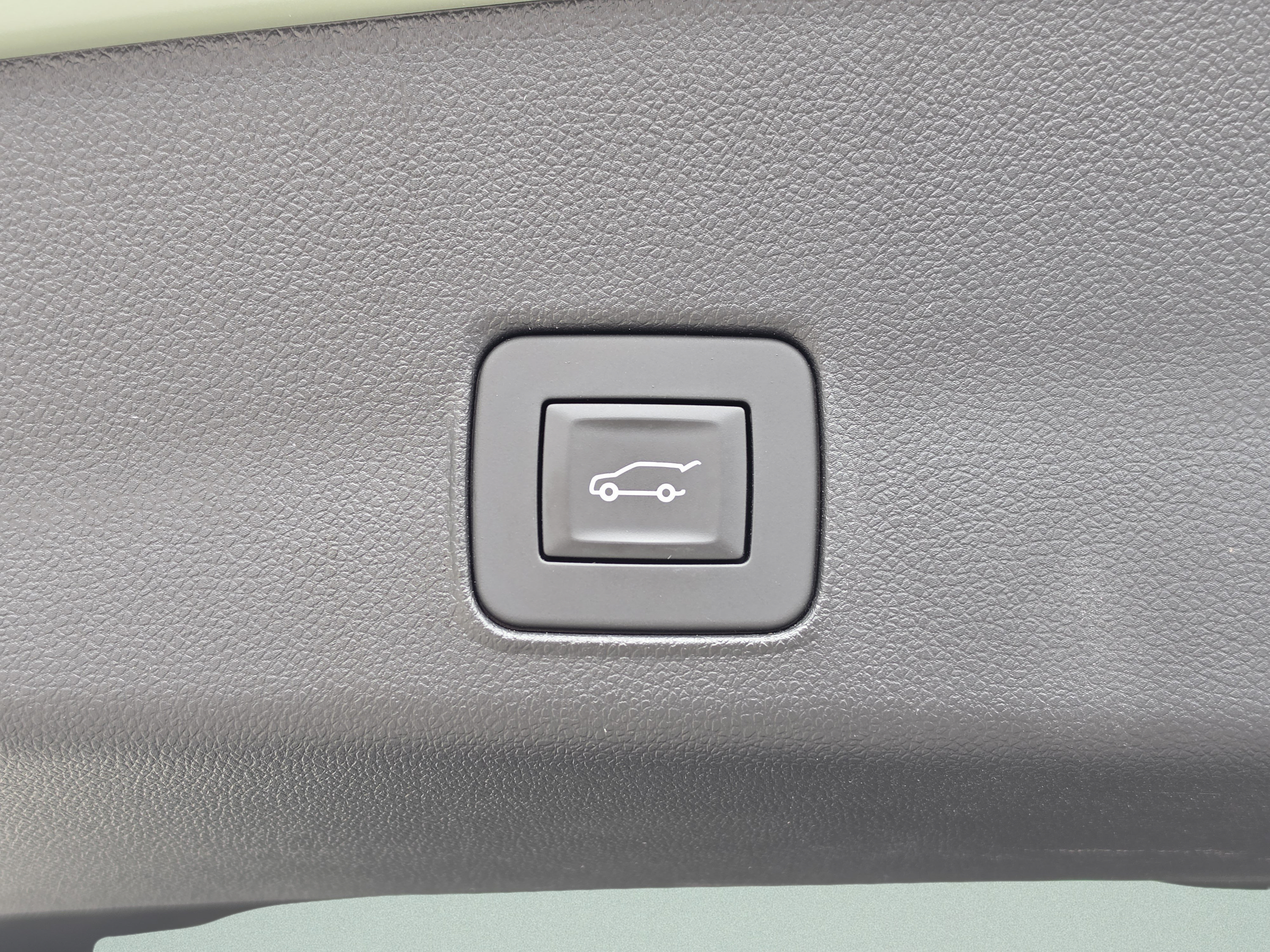 Used 2025 Chevrolet TrailBlazer LT w/ Convenience Package FWD image 16