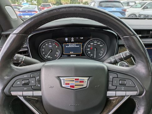 Used 2022 Cadillac XT6 Premium Luxury w/ Technology Package FWD image 29