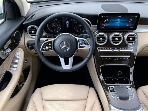 Used 2021 Mercedes-Benz GLC 300 image 5