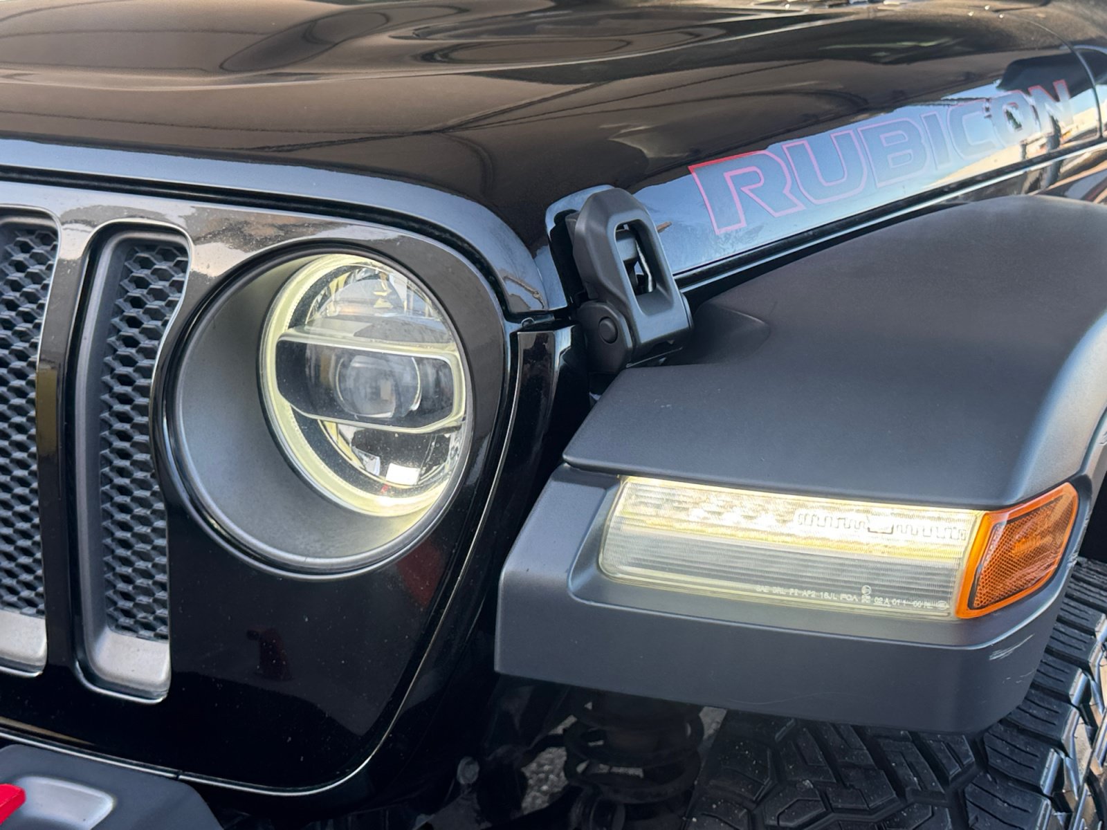 Used 2018 Jeep Wrangler Unlimited Rubicon AWD/4WD image 32