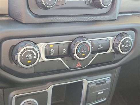 Certified 2021 Jeep Gladiator Sport image 19