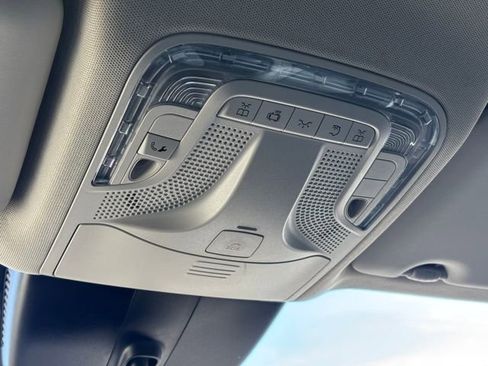 Used 2021 Mercedes-Benz Metris Passenger image 38