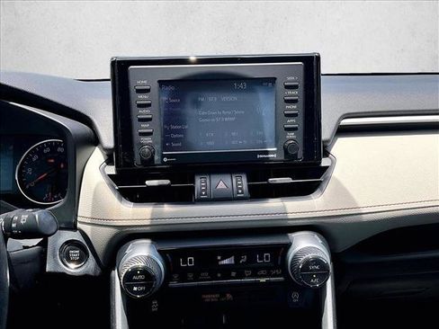 Used 2020 Toyota RAV4 XLE Premium FWD image 8