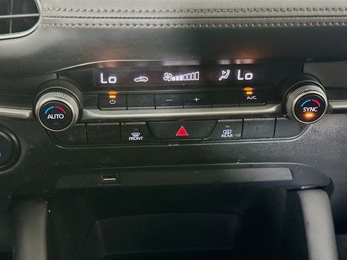 Used 2021 MAZDA MAZDA3 s image 23