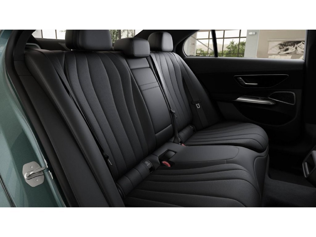 Used 2026 Mercedes-Benz E 350 4MATIC Sedan image 5