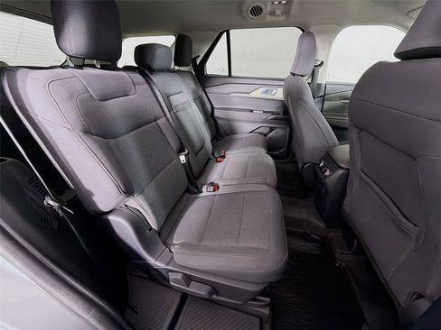 Used 2025 Ford Explorer Active AWD/4WD image 27