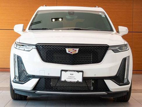Used 2023 Cadillac XT6 Sport w/ Technology Package AWD/4WD image 2
