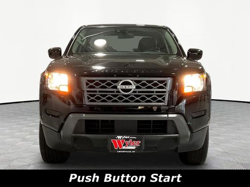 Used 2024 Nissan Frontier SV RWD image 2
