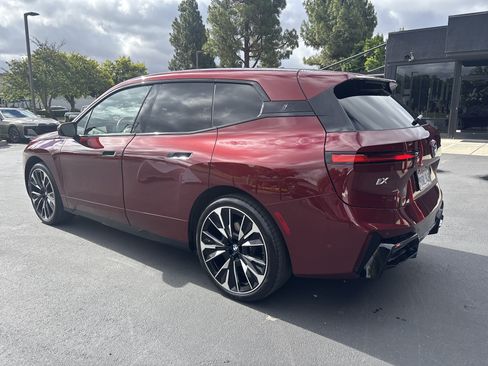 Used 2026 BMW iX xDrive45 w/ M Sport Package AWD/4WD image 8