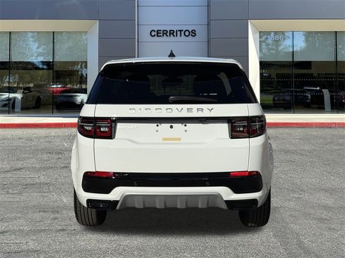 New 2025 Land Rover Discovery Sport S image 7