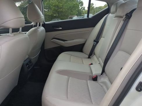 Used 2023 Nissan Altima 2.5 SL AWD/4WD image 12