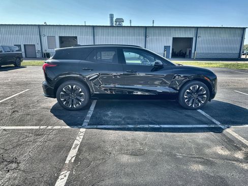 New 2025 Chevrolet Blazer EV RS image 9