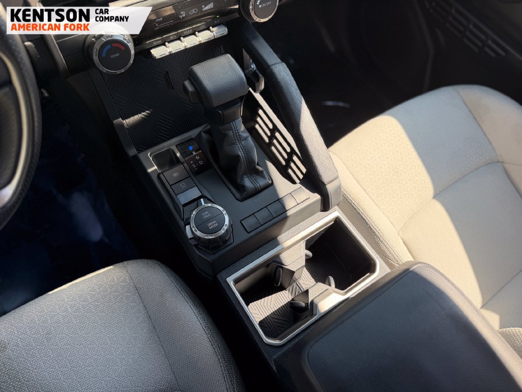 Used 2025 Toyota 4Runner SR5 AWD/4WD image 22