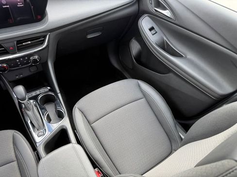 Used 2025 Buick Encore GX Preferred FWD image 25