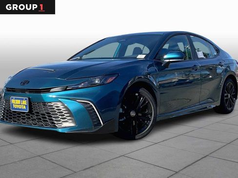 New 2026 Toyota Camry SE image 1