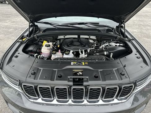 Used 2025 Jeep Grand Cherokee Limited 4xe AWD/4WD image 20