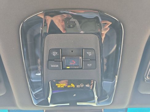 Certified 2024 Toyota Venza XLE image 24