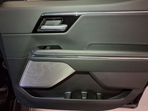 Used 2025 GMC Sierra EV Denali AWD/4WD image 8