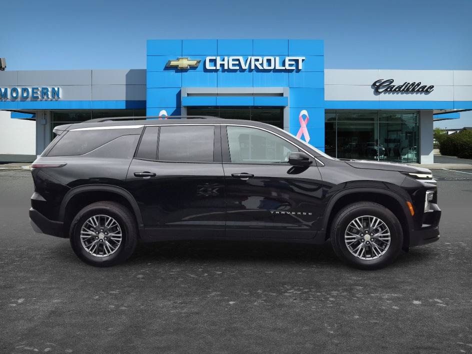 Certified 2026 Chevrolet Traverse LT FWD image 6