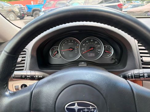 Used 2006 Subaru Outback 2.5i Limited AWD/4WD image 17
