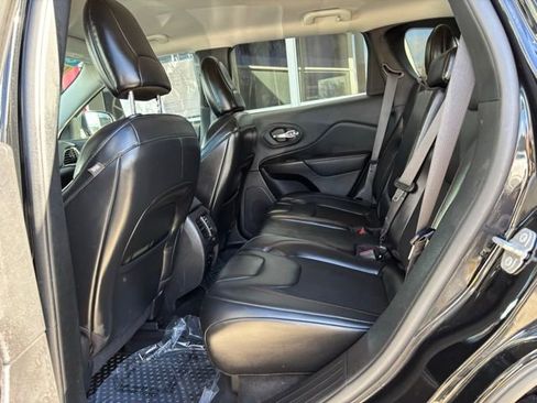 Used 2020 Jeep Cherokee Trailhawk w/ Comfort/Convenience Group image 14