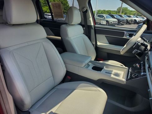 Used 2025 Hyundai Santa Fe SEL FWD image 14