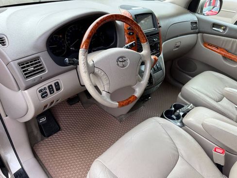 Used 2007 Toyota Sienna XLE image 15