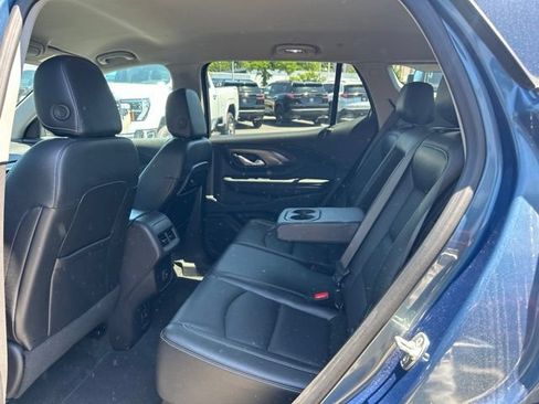 Used 2024 GMC Terrain SLT AWD/4WD image 11