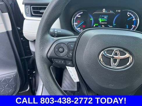 Used 2025 Toyota RAV4 XLE AWD/4WD image 20