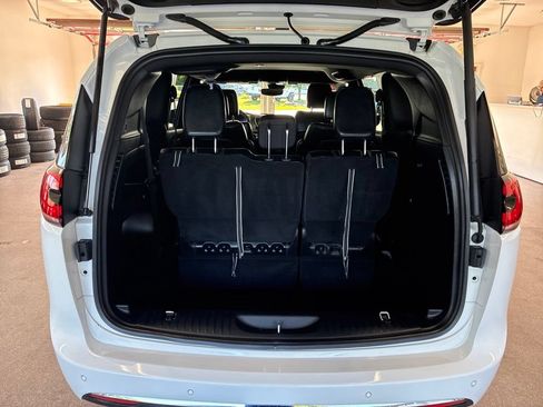 Used 2025 Chrysler Pacifica Select FWD image 22