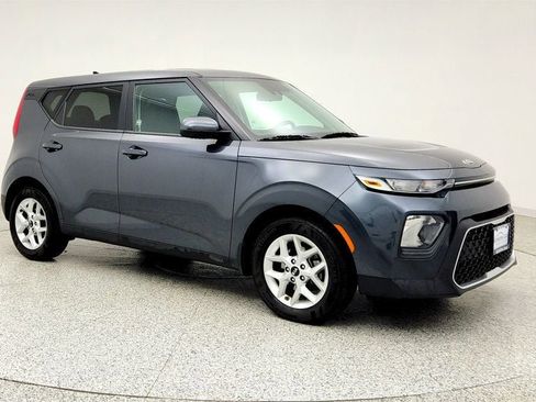 Used 2020 Kia Soul S FWD image 3