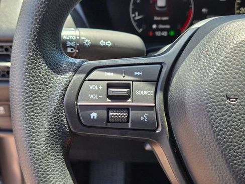 Used 2025 Honda HR-V LX image 27
