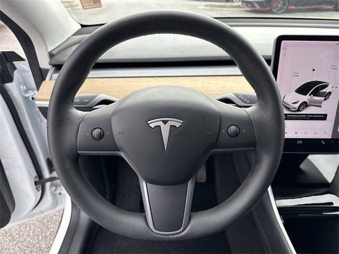 Used 2020 Tesla Model Y Long Range image 24