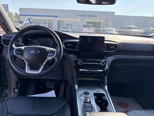 Used 2023 Ford Explorer Limited AWD/4WD image 21