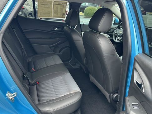 Certified 2025 Chevrolet Trax LT w/ Driver Confidence Package image 13