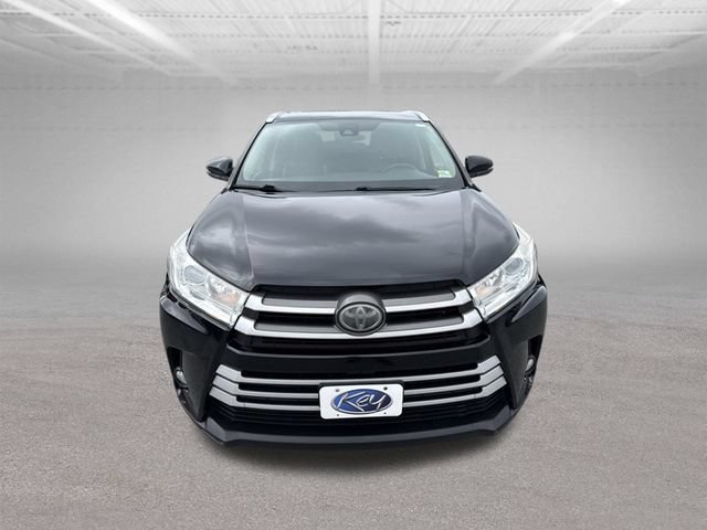 Used 2018 Toyota Highlander XLE w/ Protection Package #3 AWD/4WD image 2
