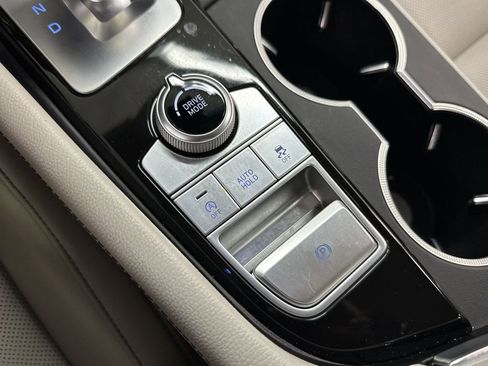 Used 2019 Genesis G70 2.0T Advanced image 35