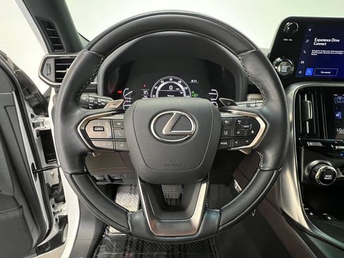 Used 2022 Lexus LX 600 4WD w/ Appearance Package image 17