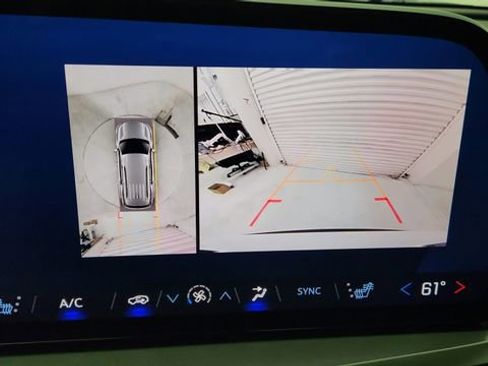 Used 2024 Chevrolet Traverse LT FWD image 21