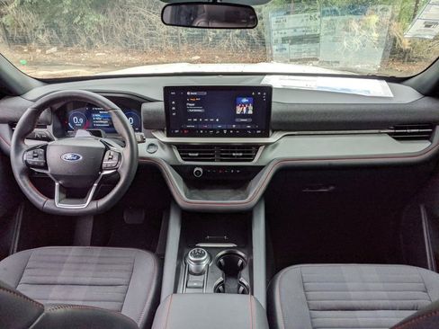 New 2025 Ford Explorer ST-Line image 12