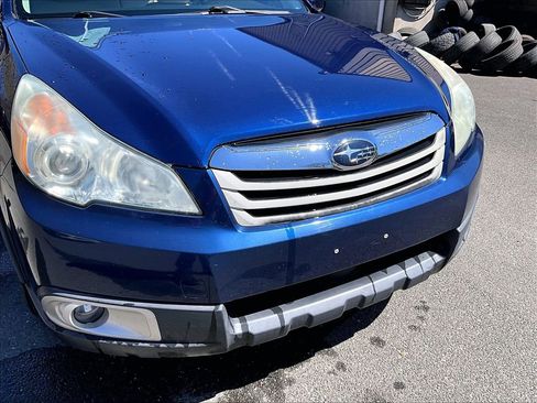 Used 2010 Subaru Outback 2.5i Premium AWD/4WD image 23