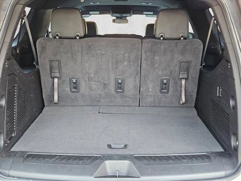 Used 2024 Chevrolet Suburban LT image 6