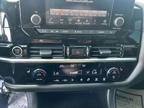 Certified 2022 Nissan Pathfinder SV FWD image 24