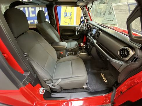 Used 2019 Jeep Wrangler Sport AWD/4WD image 25