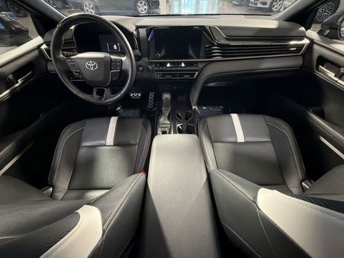 Used 2025 Toyota Camry SE FWD image 32